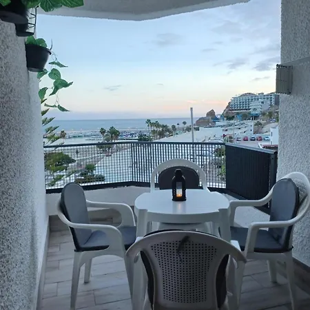 Con Vistas A La Playa, Puerto Rico Apartment *